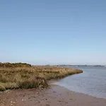 Ria De Aveiro By Mycelia Villa *